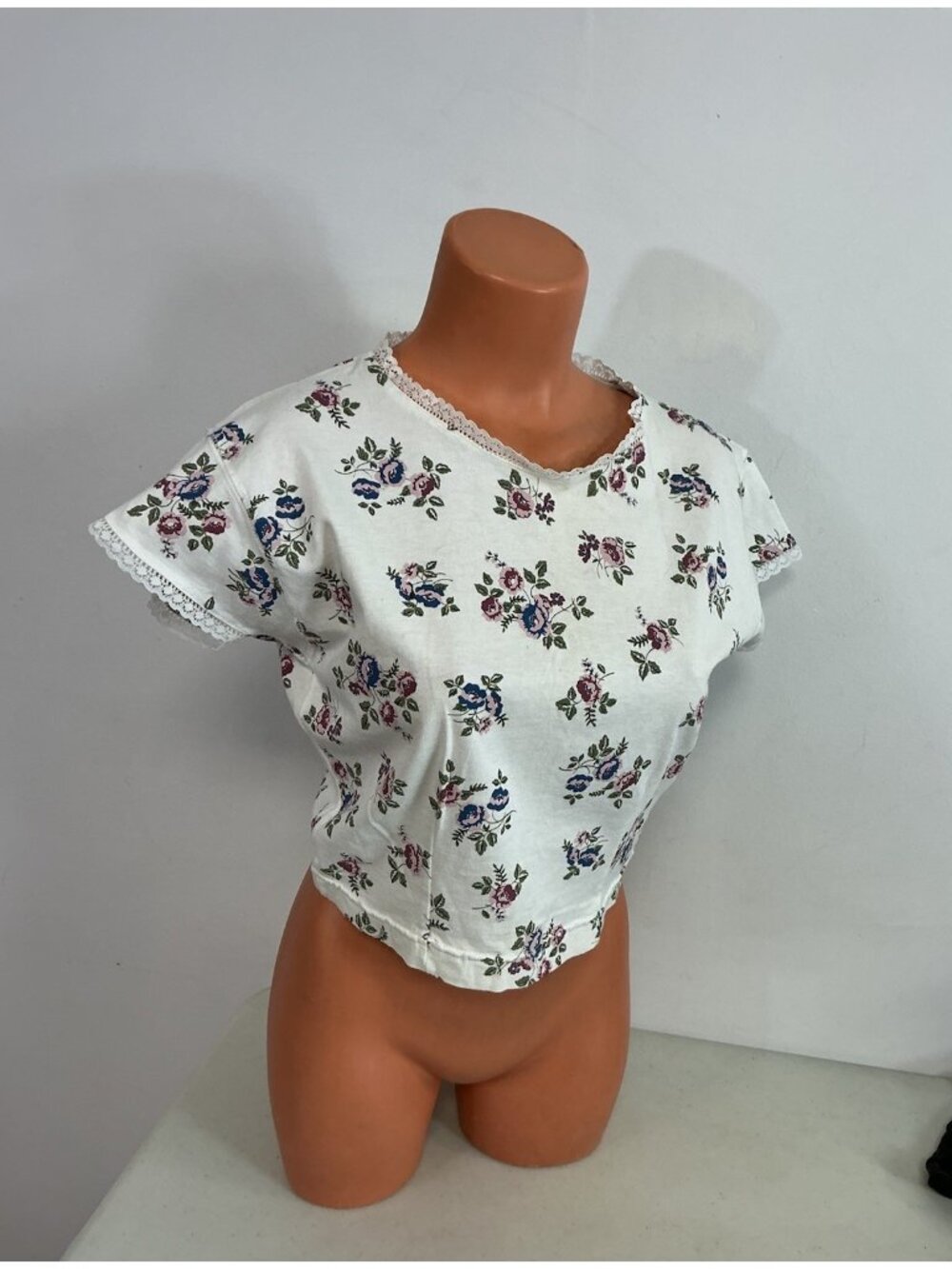 Y2K White Floral Mini T Shirt Top Shirt Lace Trim Womens Medium